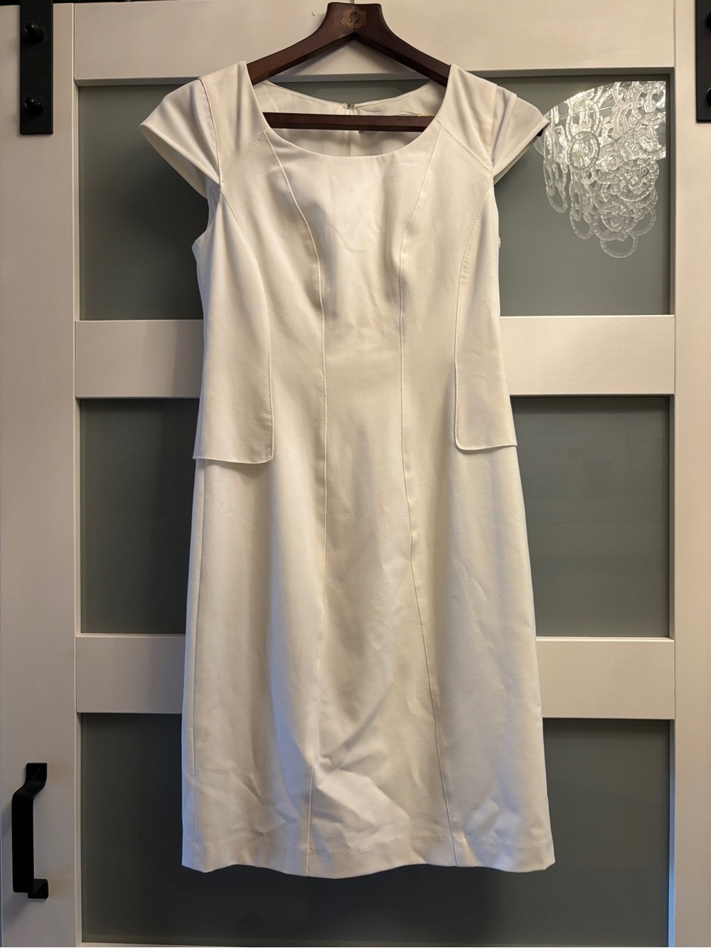 Andrew Marc White Sheath Dress Size 4 Lined Bridal Shower Graduation